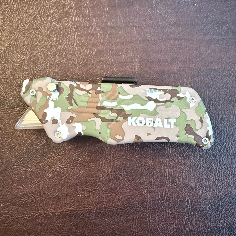 NWOT Camouflage Utility Knife